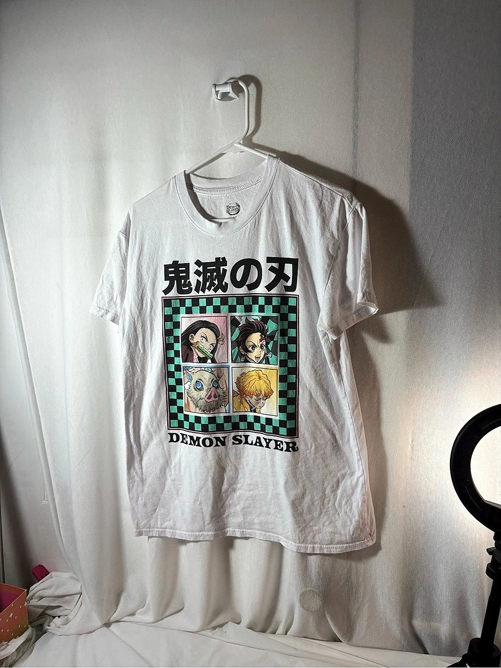 Demon Slayer Group Eyes 4 Panel White Tee Graphic Short Sleeve Tee size Med
